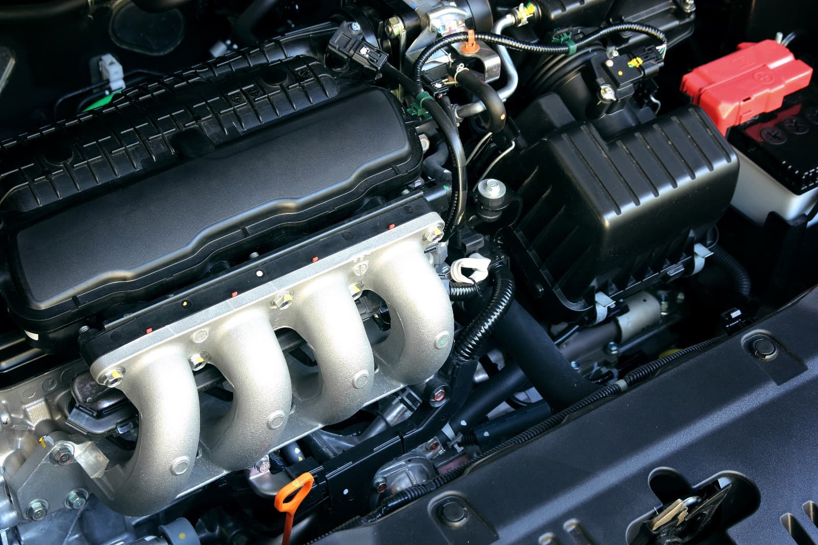 Aditíva do nafty chránia motor a šetria peniaze vodičov - ako si vybrať tie správne? | AutoMax Group